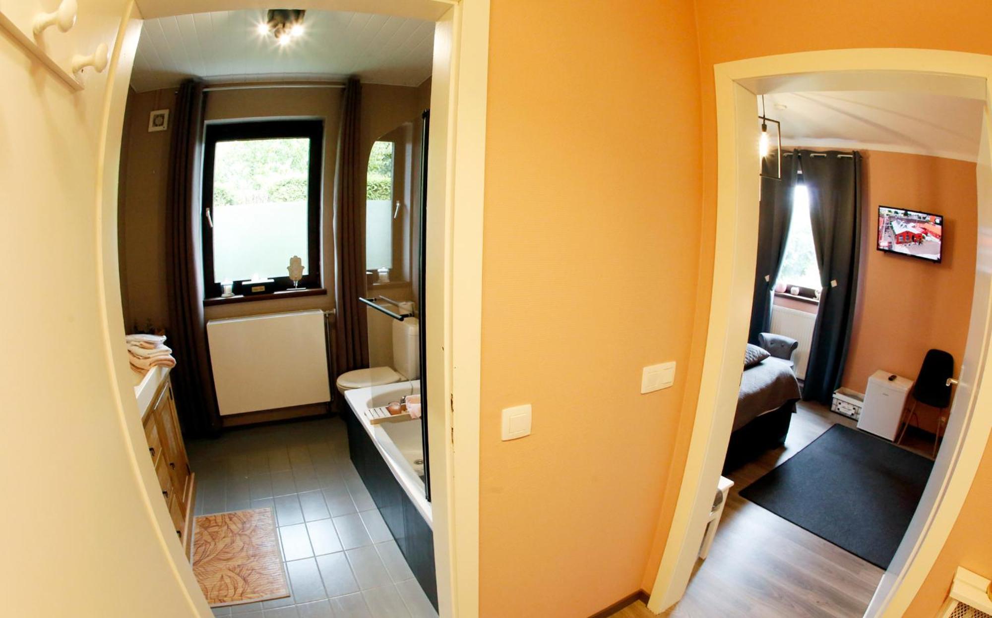 Au Coq En Pate Bed & Breakfast